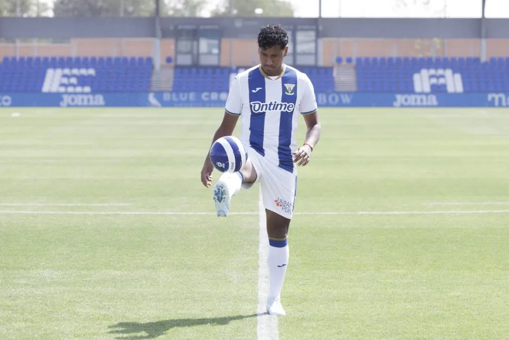 Renato Tapia en su presentación con el Leganés. (Foto: IMAGO).