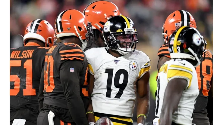JuJu Smith-Schuster ante Cleveland Browns