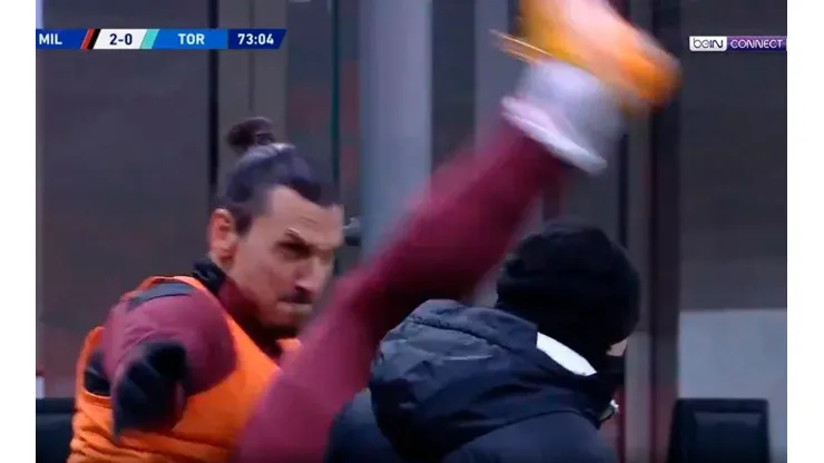 Se volvió viral: Zlatan calentó tirando patadas voladoras de taekwondo