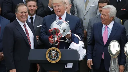 Bill Belichick, Donald Trump y Robert Kraft en la Casa Blanca
