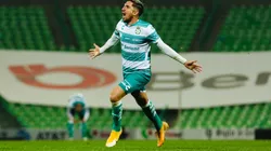 Golazo de Diego Valdés para Santos ante Cruz Azul