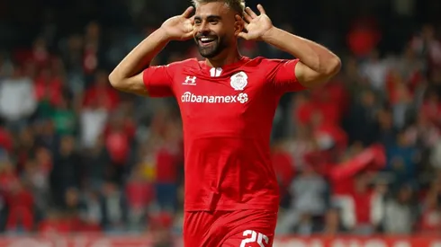 Canelo y Castañeda dan vuelta el encuentro ante Querétaro.