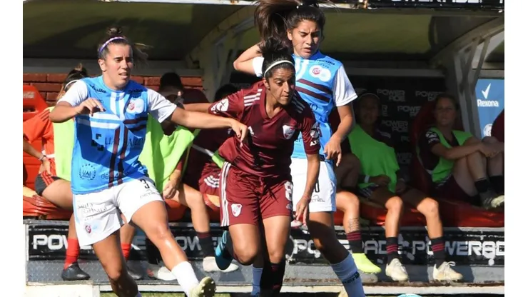 River vs. UAI Urquiza, fútbol femenino