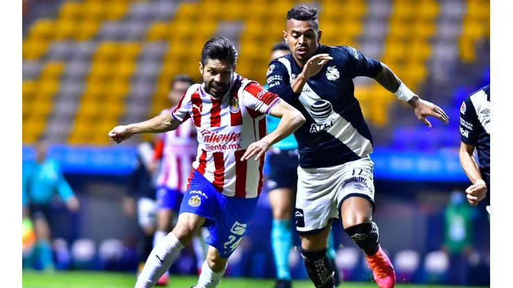 Chivas y Puebla no pudieron sacarse diferencia en el primer partido del Guard1anes 2021.
