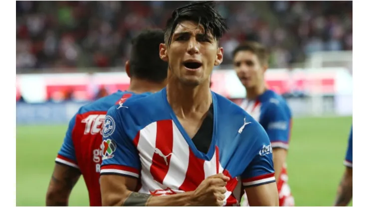 Alan Pulido, Chivas