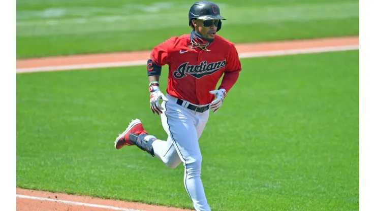 Francisco Lindor deja oficialmente Cleveland Indians