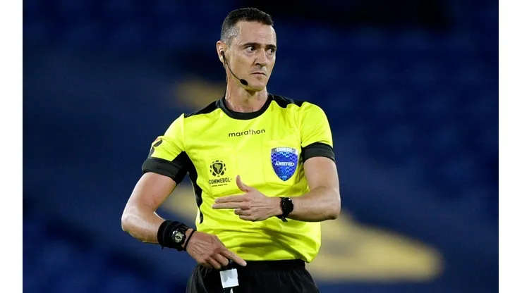 Wilmar Roldán, árbitro colombiano elegido para pitar el partido Santos vs. Boca Juniors.