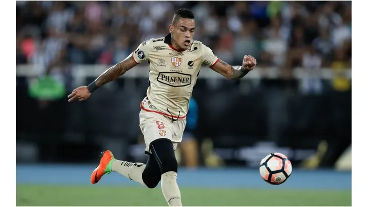 El goleador Jonatan Álvez ya está en Medellín y dejó un mensaje a los hinchas de Nacional