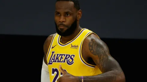 LeBron James quiere entrar al negocio del básquetbol