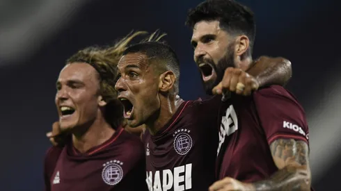 Pepe eterno: con gol de Sand, Lanús le ganó a Vélez de visitante y sueña con la final