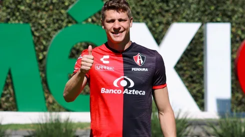 Atlas informó la operación de Julio Furch y el tiempo de recuperación.