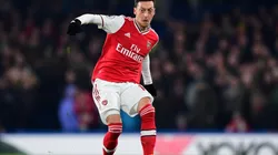 Mezut Özil aún pertenece al Arsenal