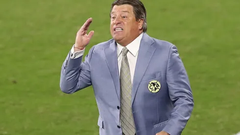 Miguel Herrera volvió a sufrir las críticas del Negro Santos