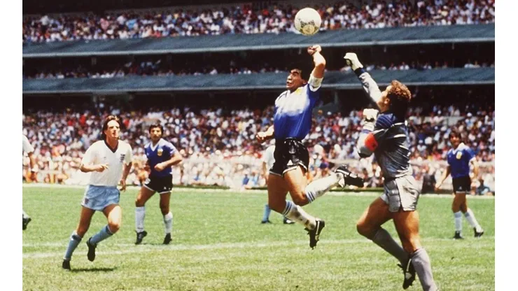 Diego Armando Maradona y Argentina jugaron en México 86 con una playera comprada en Tepito.
