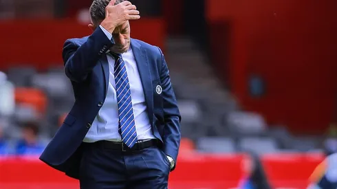 Pedro Caixinha se quedó sin club