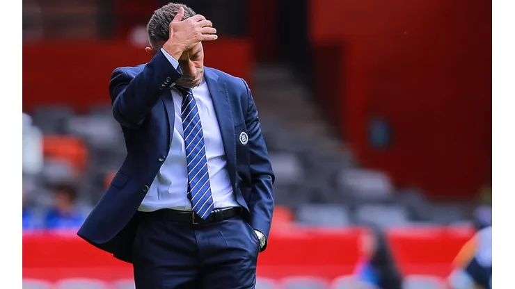 Pedro Caixinha se quedó sin club