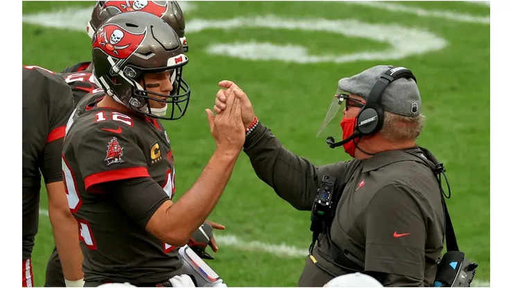 Tom Brady y Bruce Arians (Foto: Getty)