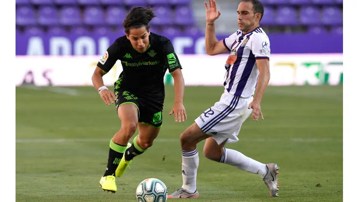 Diego Lainez está dispuesto a continuar en Real Betis