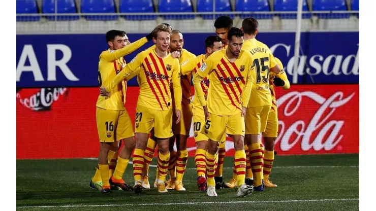 El festejo en el tanto de De Jong.
