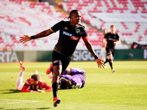 Gol y terrible susto: a Rodallega se lo llevaron en ambulancia en Turquía