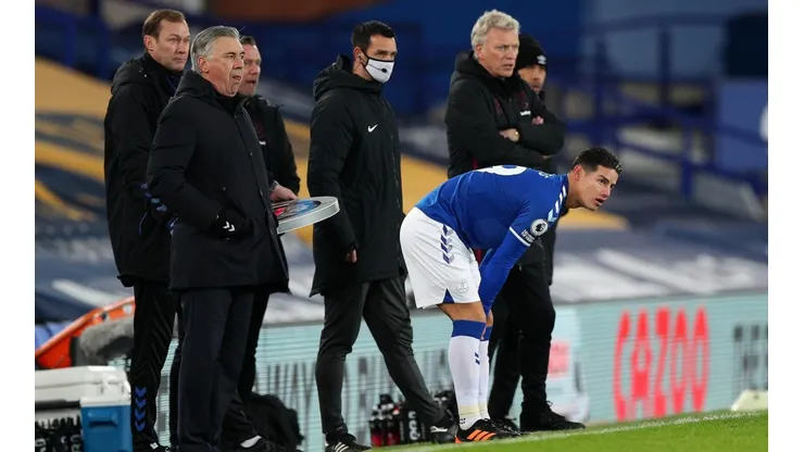 Tras casi un mes de baja, James Rodríguez volvió a sumar minutos en la Premier League con Everton.