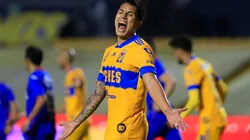 Carlos Salcedo hizo enfurecer a los aficionados de Chivas y Tigres.