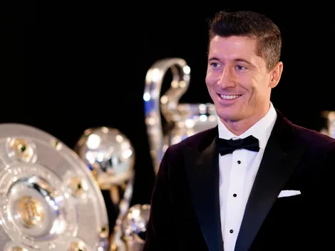 Lewandowski despidió el 2020 desde su cama y rodeado por todos los trofeos que ganó