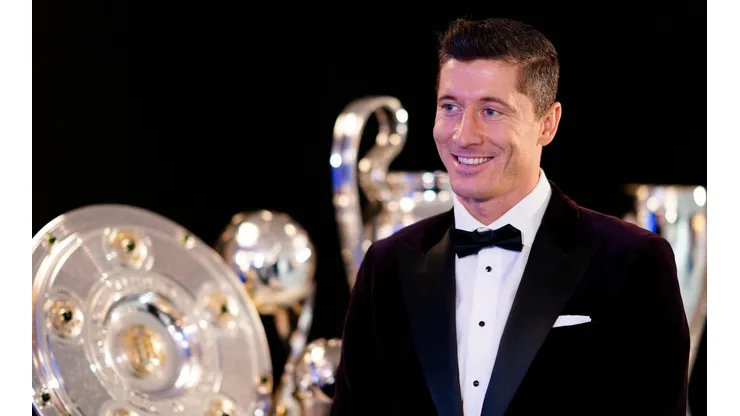 Lewandowski despidió el 2020 desde su cama y rodeado por todos los trofeos que ganó