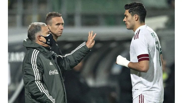 Tata Martino habló sobre la salud de Raúl Jiménez.