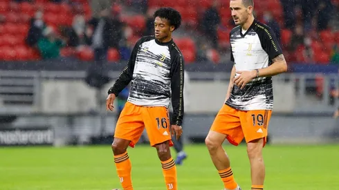 Juan Guillermo Cuadrado y Leonardo Bonucci en la Juventus.