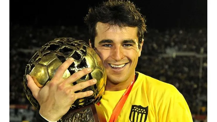 Alejandro Gonzáles llega de jugar en Defensor Sporting.
