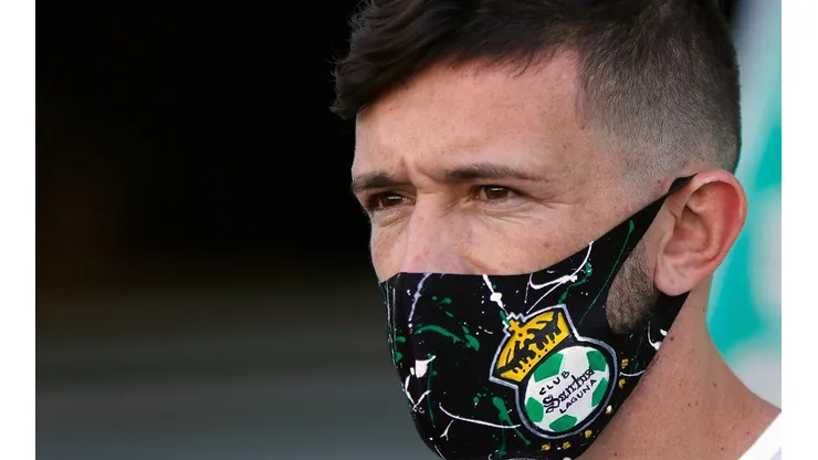 Brian Lozano aún no regresaría con Santos Laguna