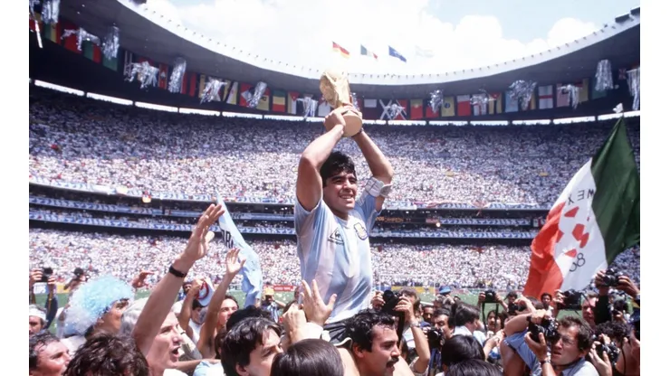El Estadio Azteca cambia su nombre a Diego Armando Maradona.