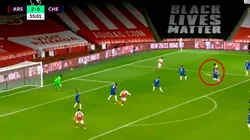 Video: Saka quiso tirar un centro y terminó metiendo un golazo de novela contra Chelsea