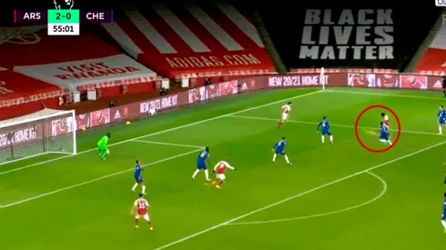 Video: Saka quiso tirar un centro y terminó metiendo un golazo de novela contra Chelsea