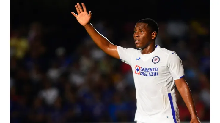Se complicó el regreso de Bryan Angulo a Cruz Azul