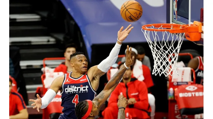 Russell Westbrook se luce en su debut con Washington Wizards