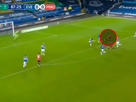 Video: golazo de Cavani para que el United se meta en semifinales de la Carabao