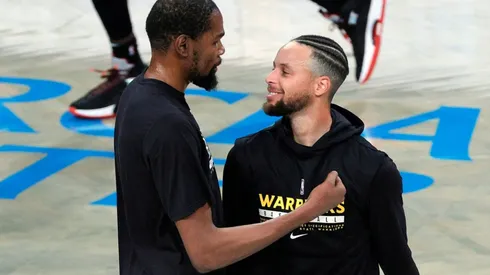 Kevin Durant y Stephen Curry (Foto: Getty)