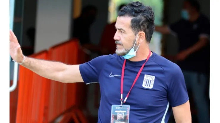Daniel Ahmed también fue técnico de dos selecciones de menores peruanas.
