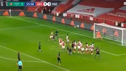 Runarsson, en su quinto partido con Arsenal, se mandó el blooper de su vida