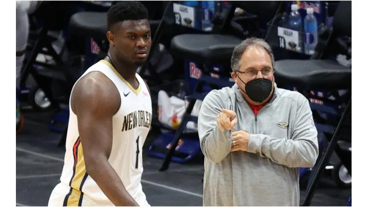 Zion Williamson y su entrenador Stan Van Gundy (Foto: Getty)
