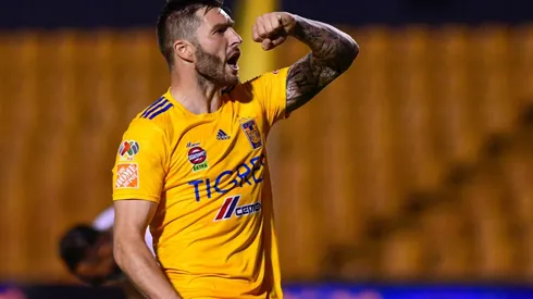 Bob Bradley elogió a André-Pierre Gignac.
