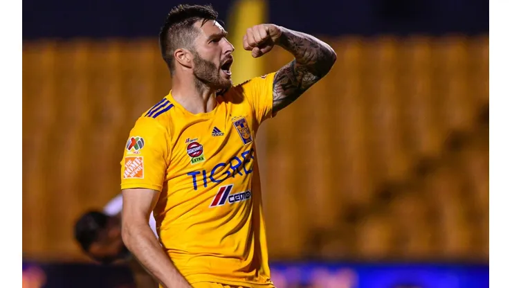 Bob Bradley elogió a André-Pierre Gignac.