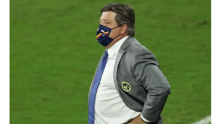 Opciones nacionales y extranjeras para suplir a Miguel Herrera