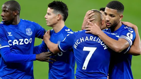 James Rodríguez completó tres partidos en línea con el Everton sin poder jugar en Premier League.