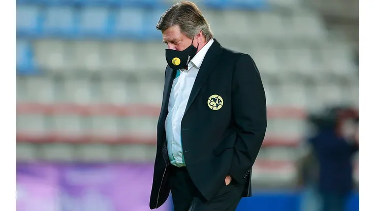 Miguel Herrera se quedó solo a una derrota de la marca de José Antonio Roca