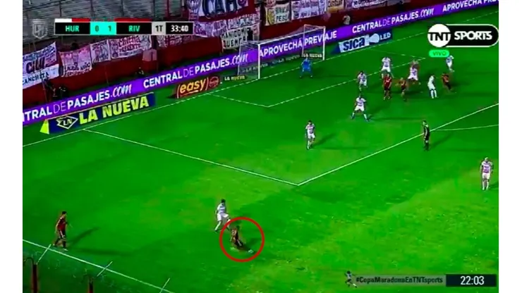 De la Cruz tiró un centro y terminó metiéndole el segundo a Huracán