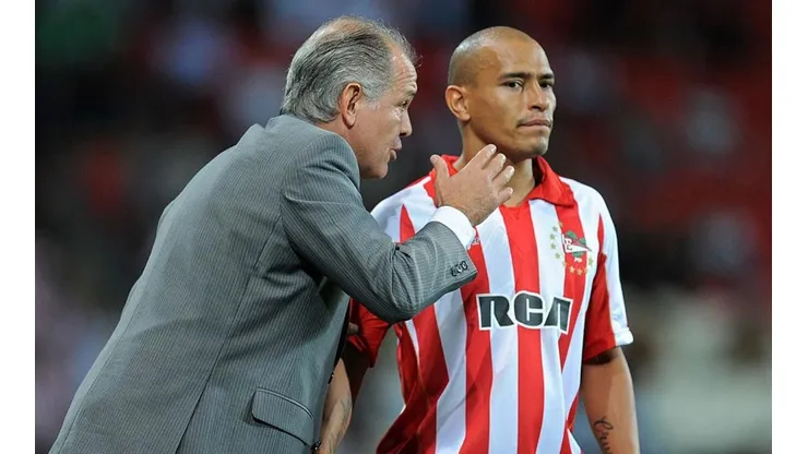 Alejandro Sabella dirigiendo a Estudiantes de La Plata.