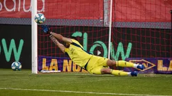 El penal atajado por Agustín Rossi.